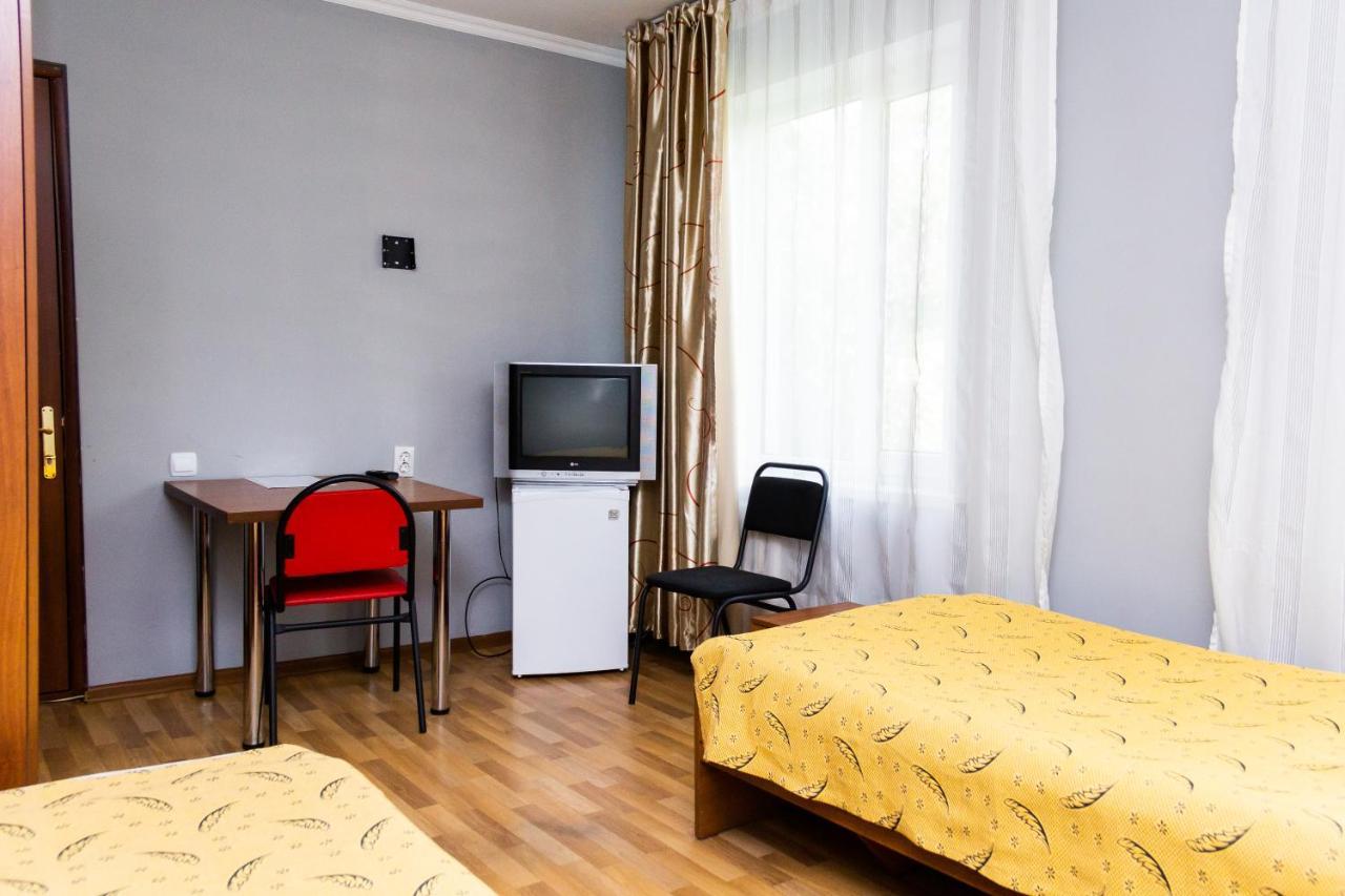 Hotel Tahar Almaty Exterior photo