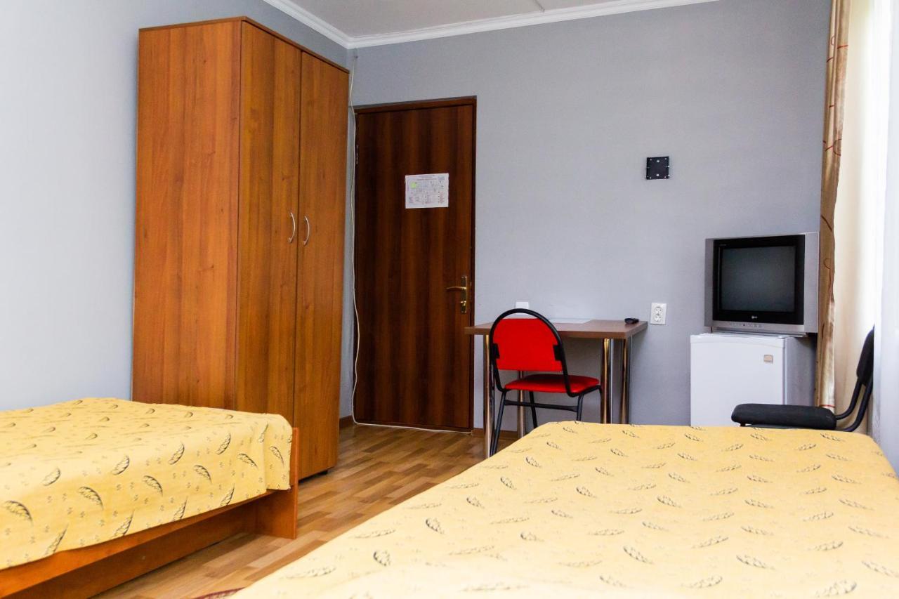 Hotel Tahar Almaty Exterior photo